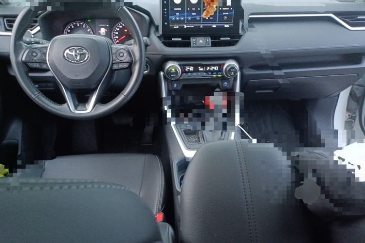 Used Toyota Wildlander 2021 2.0L CVT Two-Wheel Drive Luxury Edition Center Console