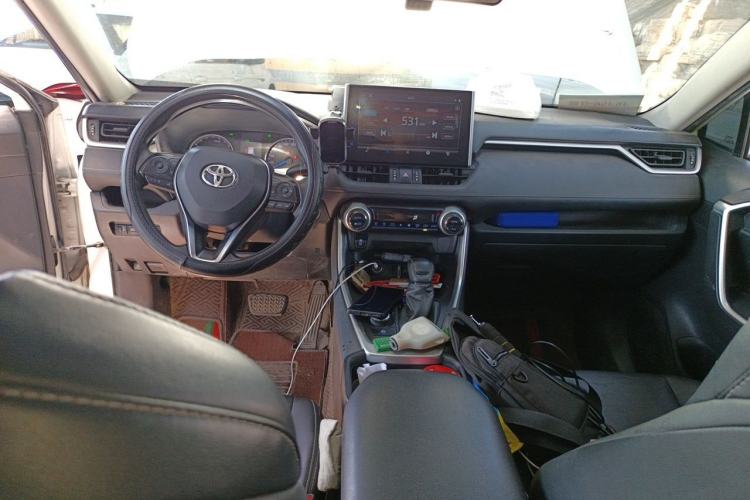 Used Toyota Wildlander 2021 Dual-Motor 2.5L E-CVT Four-Wheel Drive Luxury Edition Center Console