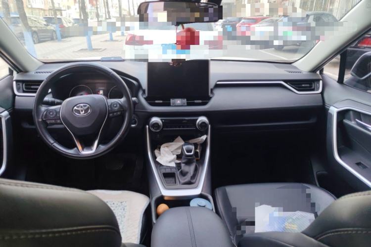Used Toyota Wildlander 2021 2.0L CVT Two-Wheel Drive Luxury Edition Center Console