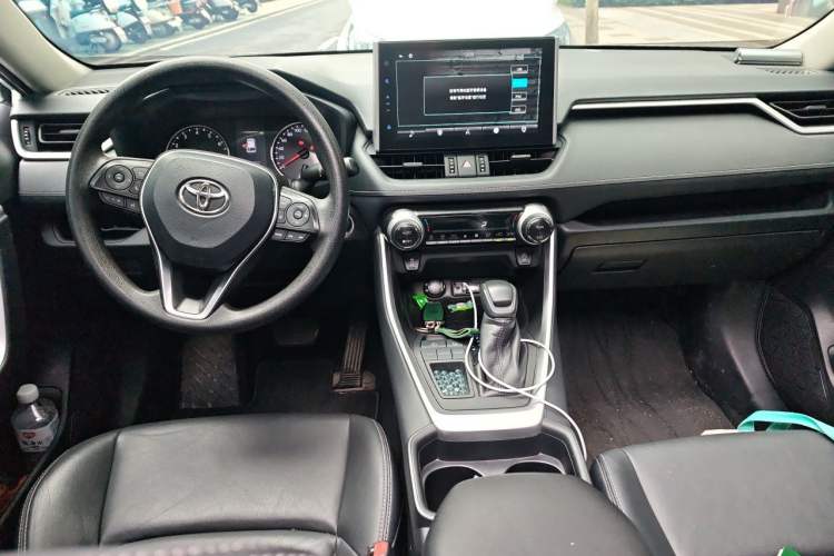 Used Toyota Wildlander 2021 2.0L CVT Two-Wheel Drive Luxury Edition Center Console