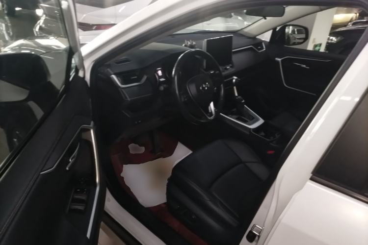 Used Toyota Wildlander 2021 2.0L CVT Two-Wheel Drive Luxury Edition Driver Seat