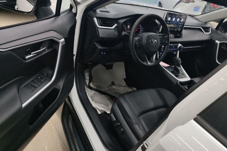 Used Toyota Wildlander 2021 2.0L CVT Two-Wheel Drive Luxury Edition Driver Seat