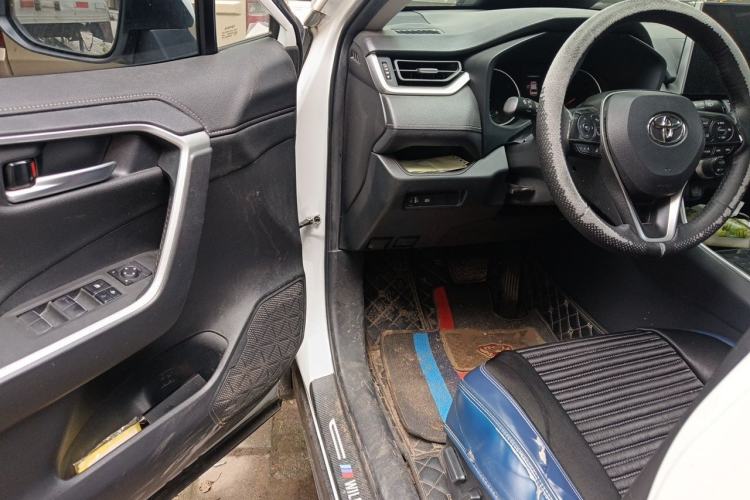 Used Toyota Wildlander 2021 2.0L CVT 4x4 Luxury Edition Driver Seat
