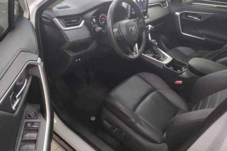 Used Toyota Wildlander 2021 Dual-Engine 2.5L E-CVT Two-Wheel Drive Luxury Edition Driver Seat
