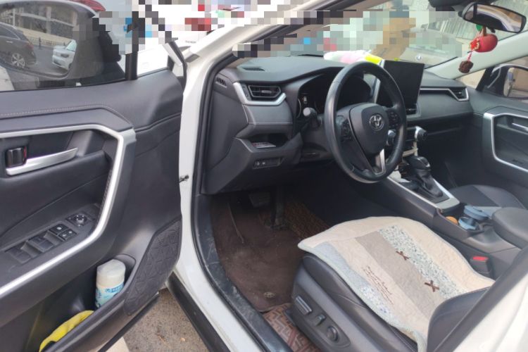 Used Toyota Wildlander 2021 2.0L CVT Two-Wheel Drive Luxury Edition Driver Seat