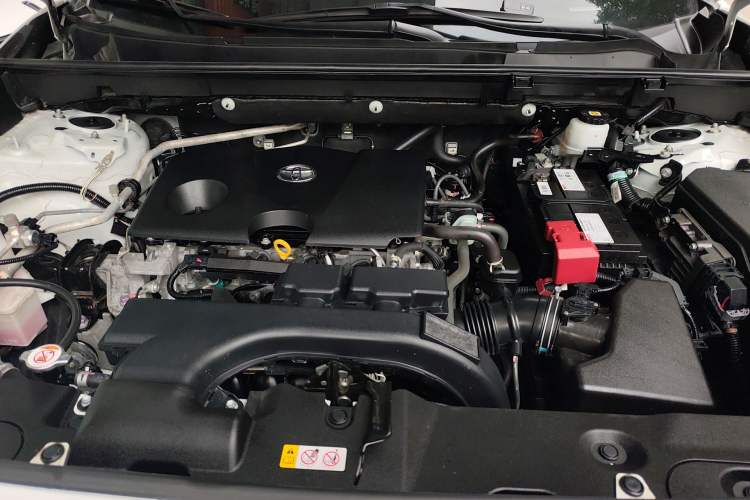 Used Toyota Wildlander 2021 2.0L CVT Two-Wheel Drive Luxury Edition Engine Bay