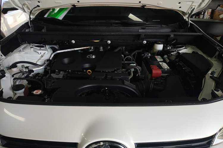 Used Toyota Wildlander 2021 2.0L CVT Two-Wheel Drive Luxury Edition Engine Bay