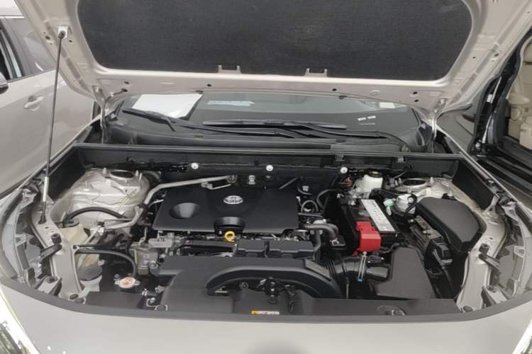 Used Toyota Wildlander 2021 2.0L CVT Two-Wheel Drive Luxury Edition Engine Bay