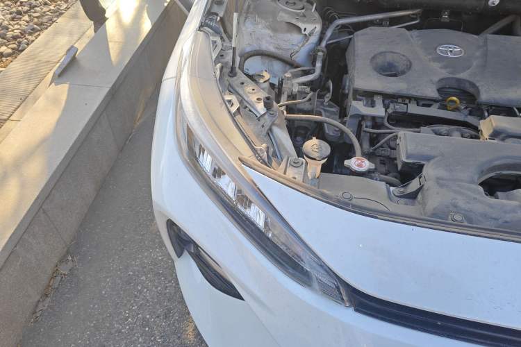 Used Toyota Wildlander 2021 2.0L CVT Two-Wheel Drive Luxury Edition Engine Bay Right