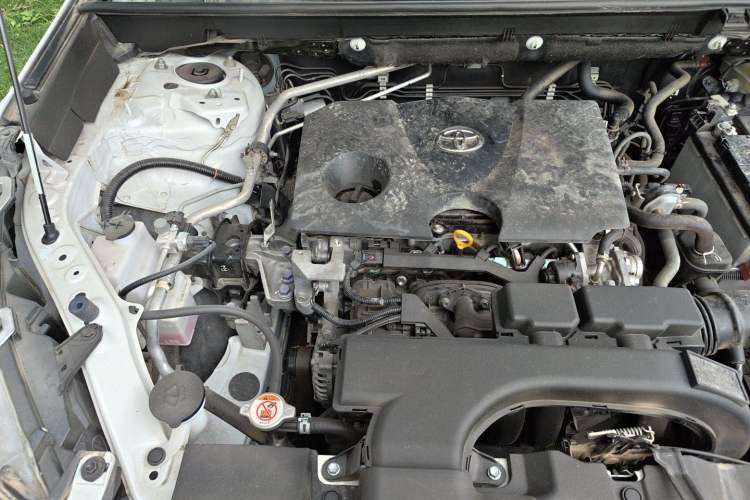 Used Toyota Wildlander 2021 2.0L CVT Two-Wheel Drive Luxury Edition Engine Bay Right