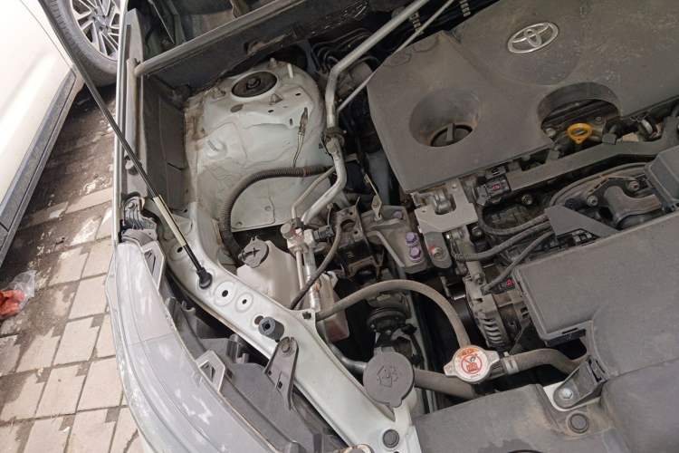 Used Toyota Wildlander 2021 2.0L CVT 4x4 Luxury Edition Engine Bay Right
