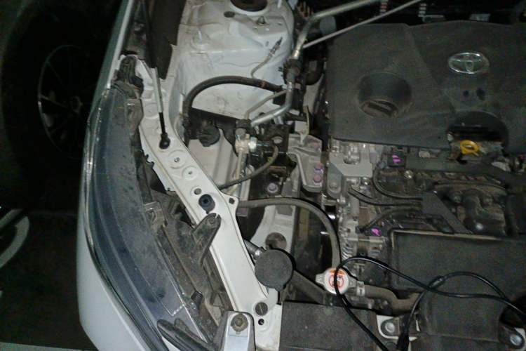 Used Toyota Wildlander 2021 2.0L CVT Two-Wheel Drive Luxury Edition Engine Bay Right