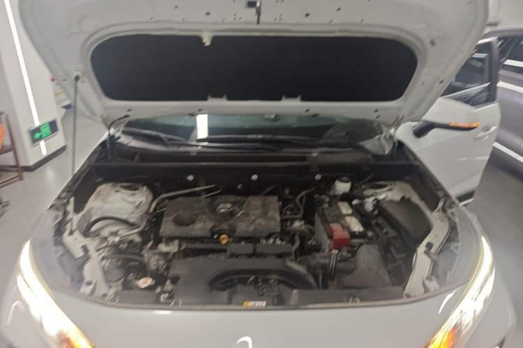 Used Toyota Wildlander 2021 2.0L CVT Two-Wheel Drive Luxury Edition Engine Bay