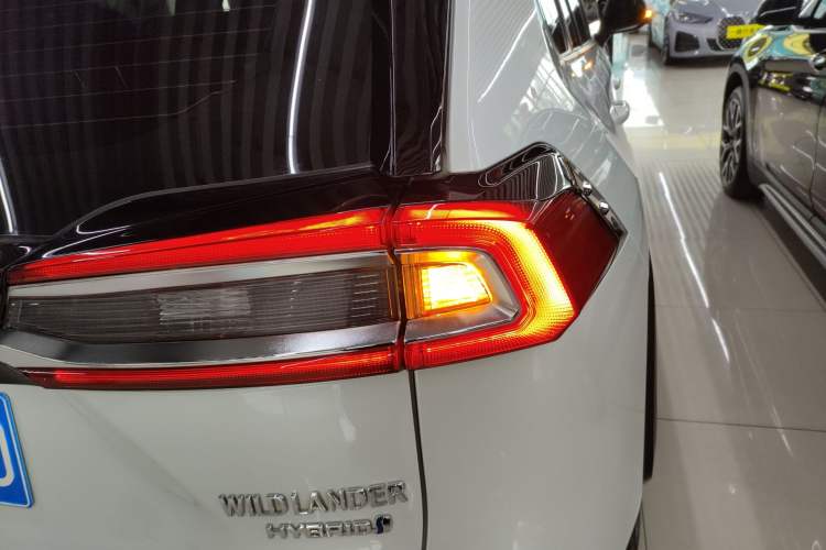 Used Toyota Wildlander 2021 Dual-Engine 2.5L E-CVT Two-Wheel Drive Luxury Edition Exterior 3