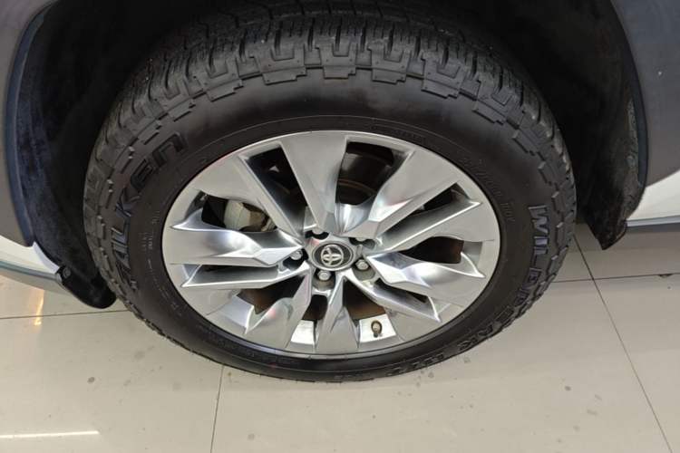 Used Toyota Wildlander 2021 2.0L CVT 4x4 Luxury Edition Exterior 4