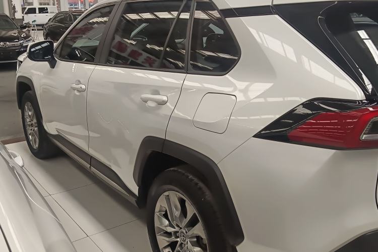 Used Toyota Wildlander 2021 2.0L CVT Two-Wheel Drive Luxury Edition Exterior 5
