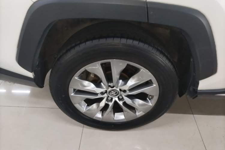 Used Toyota Wildlander 2021 2.0L CVT Two-Wheel Drive Luxury Edition Exterior 5