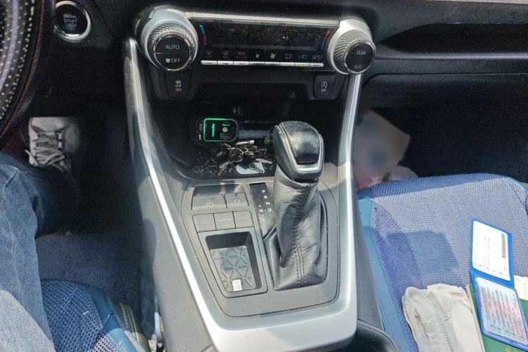 Used Toyota Wildlander 2021 2.0L CVT Two-Wheel Drive Luxury Edition Gear Lever
