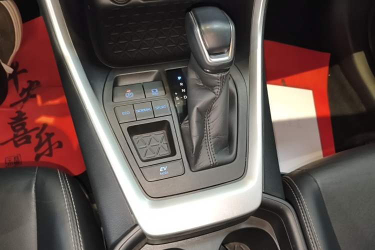 Used Toyota Wildlander 2021 Dual-Engine 2.5L E-CVT Two-Wheel Drive Luxury Edition Gear Lever