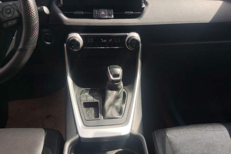 Used Toyota Wildlander 2021 2.0L CVT Two-Wheel Drive Luxury Edition Gear Lever