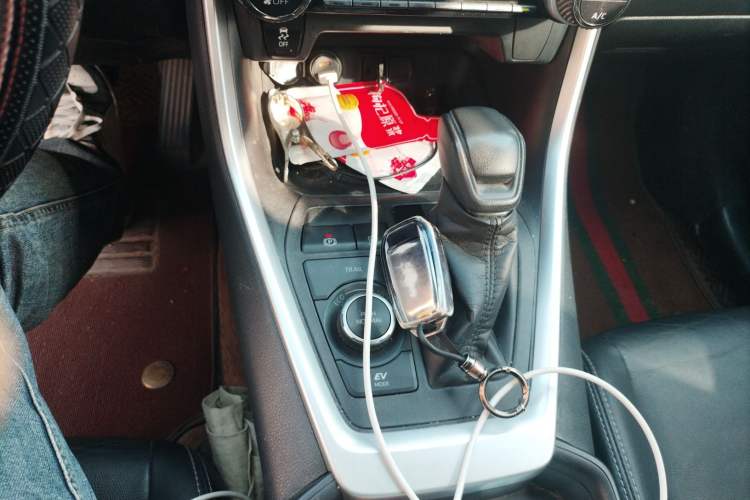 Used Toyota Wildlander 2021 Dual-Motor 2.5L E-CVT Four-Wheel Drive Luxury Edition Gear Lever