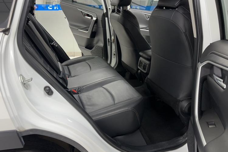 Used Toyota Wildlander 2021 2.0L CVT 4x4 Luxury Edition Interior 1