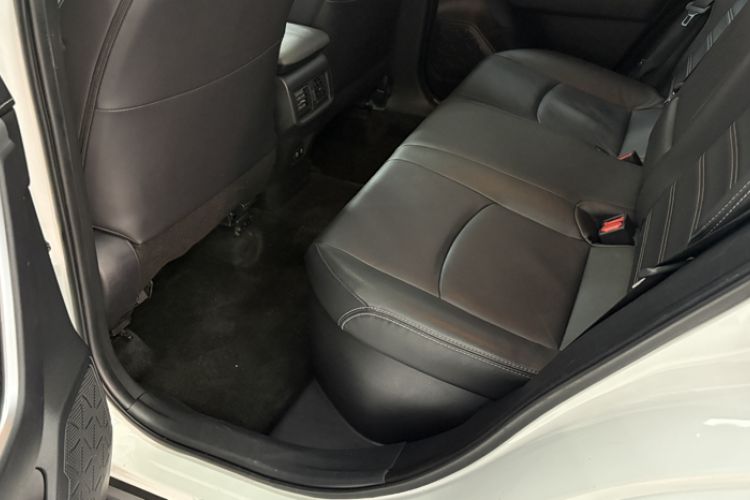 Used Toyota Wildlander 2021 Dual-Engine 2.5L E-CVT Two-Wheel Drive Luxury Edition Interior 2