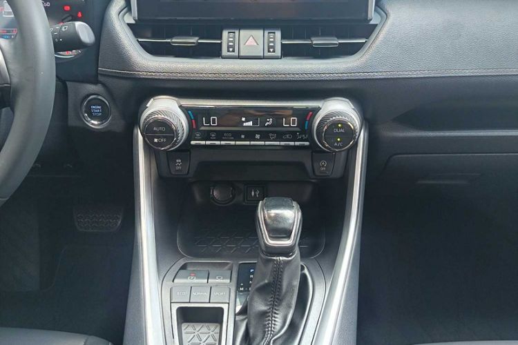 Used Toyota Wildlander 2021 2.0L CVT Two-Wheel Drive Luxury Edition Interior 2