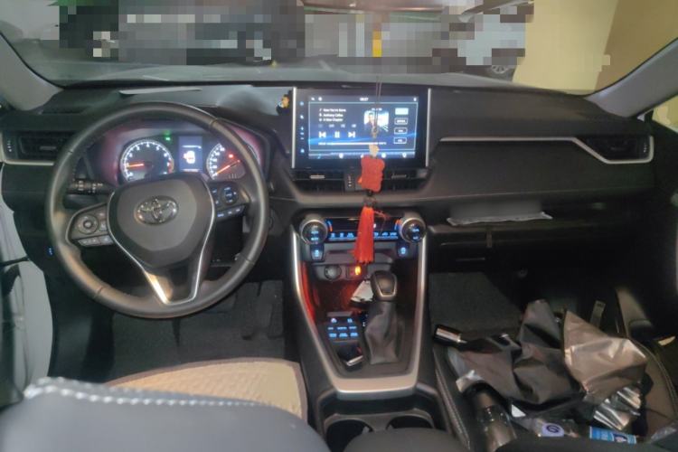 Used Toyota Wildlander 2021 2.0L CVT 4x4 Luxury Edition Interior 2