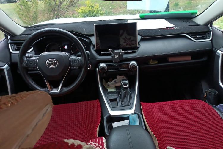Used Toyota Wildlander 2021 2.0L CVT Two-Wheel Drive Luxury Edition Interior 2