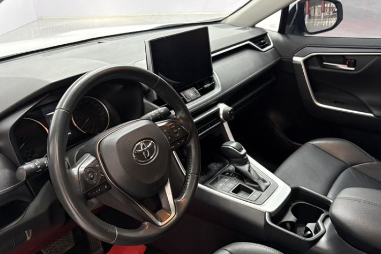Used Toyota Wildlander 2021 Dual-Engine 2.5L E-CVT Two-Wheel Drive Luxury Edition Interior 3
