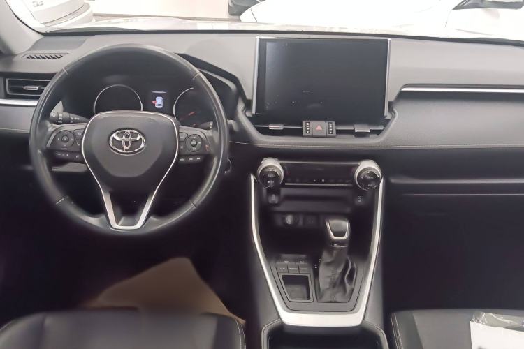 Used Toyota Wildlander 2021 2.0L CVT Two-Wheel Drive Luxury Edition Interior 3