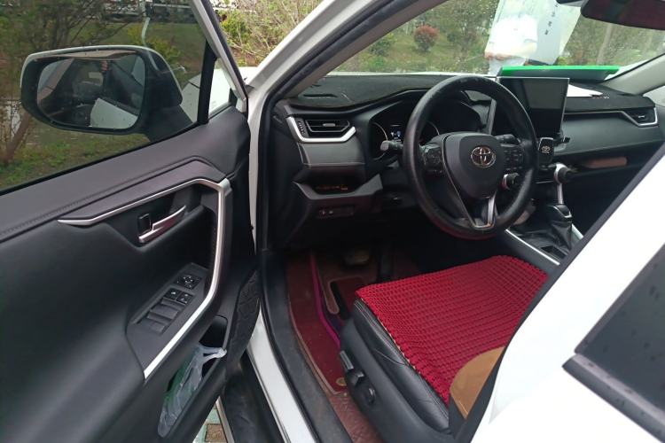 Used Toyota Wildlander 2021 2.0L CVT Two-Wheel Drive Luxury Edition Interior 3