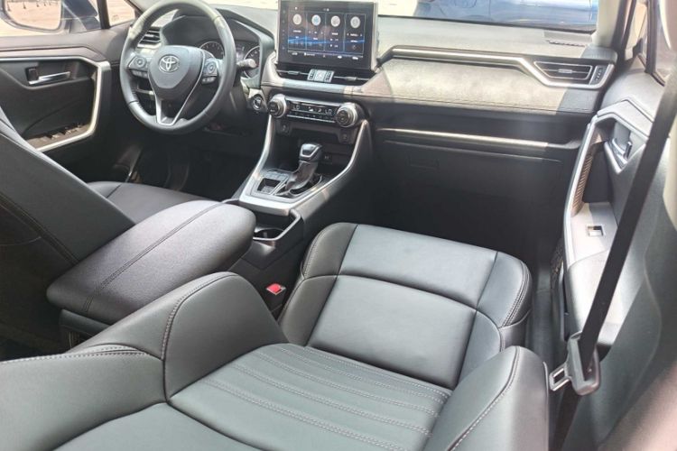 Used Toyota Wildlander 2021 2.0L CVT Two-Wheel Drive Luxury Edition Interior 4