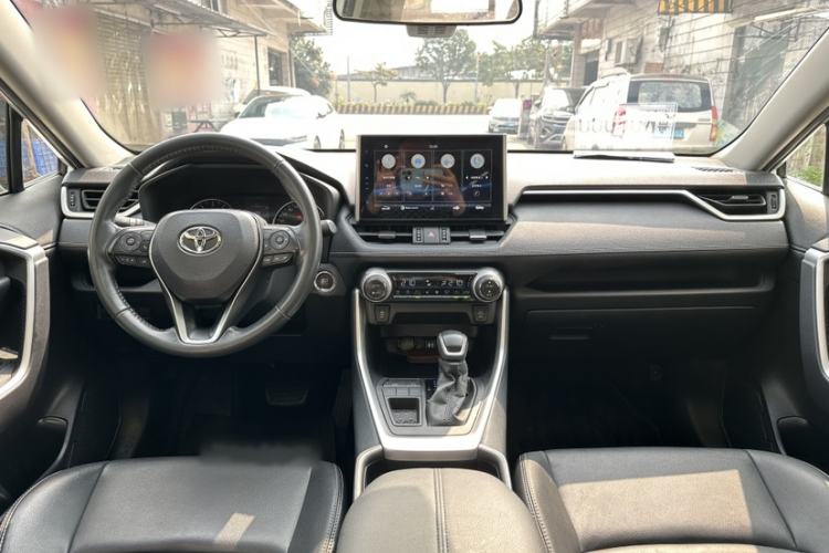 Used Toyota Wildlander 2021 2.0L CVT Two-Wheel Drive Luxury Edition Interior 5