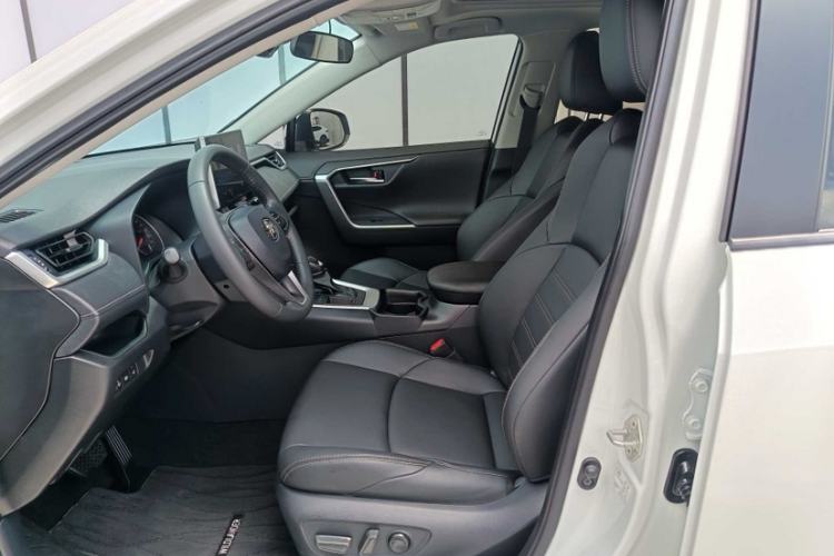 Used Toyota Wildlander 2021 2.0L CVT Two-Wheel Drive Luxury Edition Interior 6