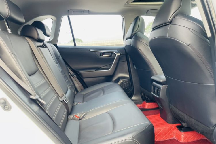 Used Toyota Wildlander 2021 2.0L CVT Two-Wheel Drive Luxury Edition Interior 6