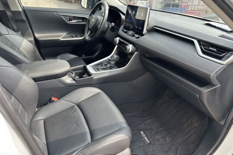 Used Toyota Wildlander 2021 2.0L CVT Two-Wheel Drive Luxury Edition Interior 6