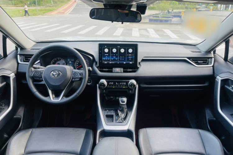 Used Toyota Wildlander 2021 2.0L CVT Two-Wheel Drive Luxury Edition Interior 7