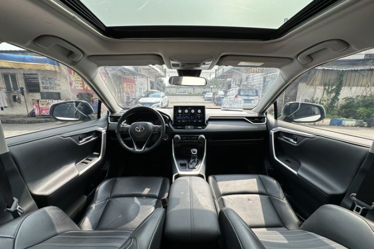 Used Toyota Wildlander 2021 2.0L CVT Two-Wheel Drive Luxury Edition Interior 7