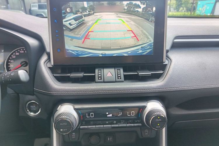Used Toyota Wildlander 2021 2.0L CVT Two-Wheel Drive Luxury Edition Interior 8