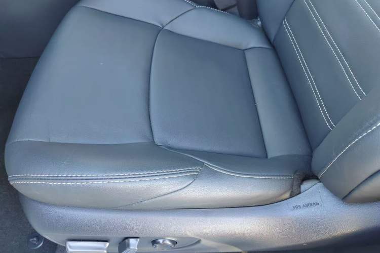Used Toyota Wildlander 2021 2.0L CVT 4x4 Luxury Edition Interior 8