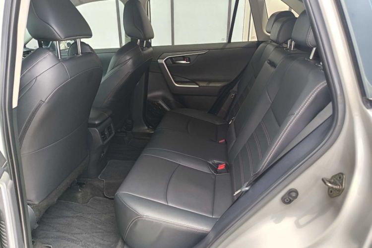 Used Toyota Wildlander 2021 2.0L CVT Two-Wheel Drive Luxury Edition Interior 9