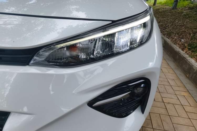 Used Toyota Wildlander 2021 2.0L CVT 4x4 Luxury Edition Left Front Headlight
