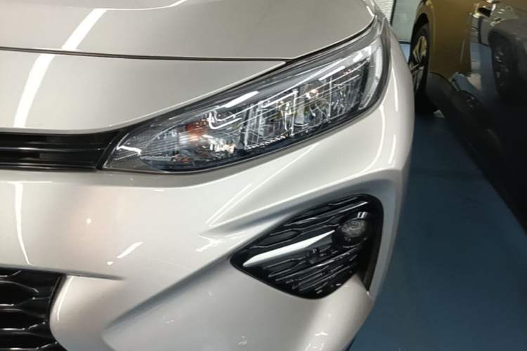 Used Toyota Wildlander 2021 2.0L CVT Two-Wheel Drive Luxury Edition Left Front Headlight