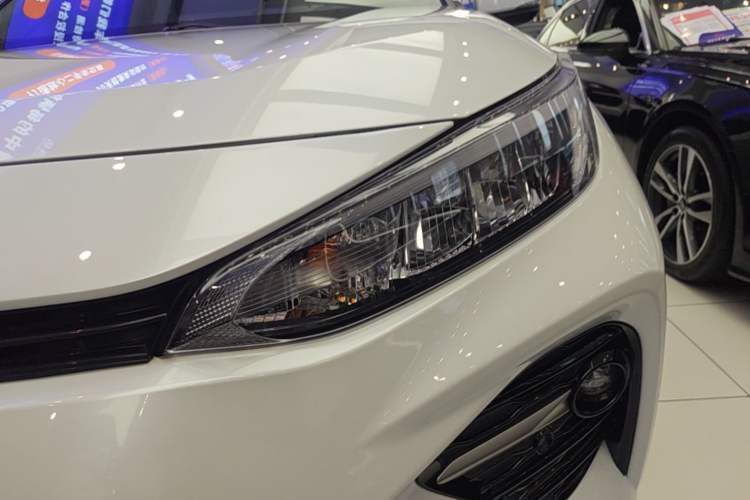 Used Toyota Wildlander 2021 2.0L CVT Two-Wheel Drive Luxury Edition Left Front Headlight