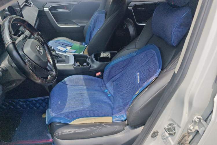 Used Toyota Wildlander 2021 2.0L CVT Two-Wheel Drive Luxury Edition Left Front Seat