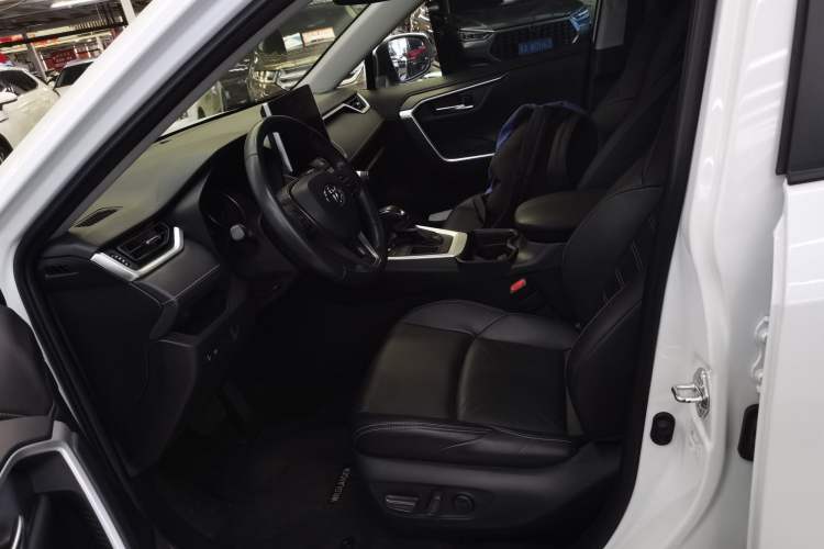 Used Toyota Wildlander 2021 2.0L CVT Two-Wheel Drive Luxury Edition Left Front Seat
