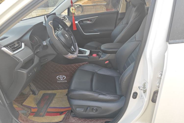 Used Toyota Wildlander 2021 2.0L CVT Two-Wheel Drive Luxury Edition Left Front Seat