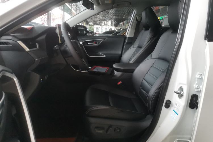 Used Toyota Wildlander 2021 2.0L CVT 4x4 Luxury Edition Left Front Seat